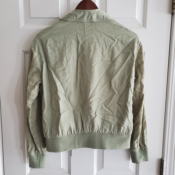 7 for All Mankind Embroidered Eyelet Sleeve Bomber Jacket Green Size XS - Picture 9 of 9
